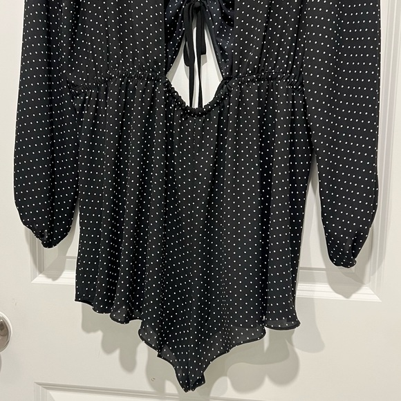 Victoria’s Secret Satin Ruched Front Cutout Romper Black & White Polka Dot Sz XL - Picture 10 of 12